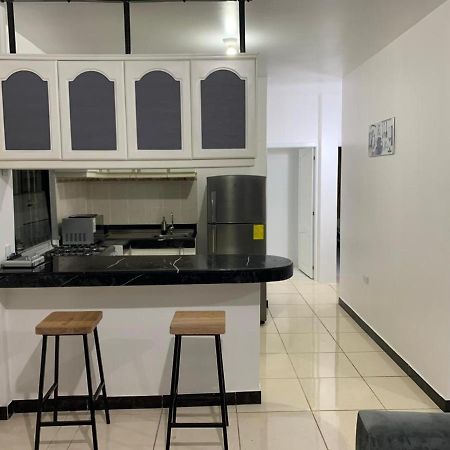 Comfortable 3-Bedroom Apartment, Close To The American Consulate Guayaquil Ngoại thất bức ảnh